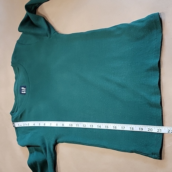 GAP Size S Green Ribbed Long Sleeve Scoop Neck Top, Gently Used Condition - Picture 9 of 12